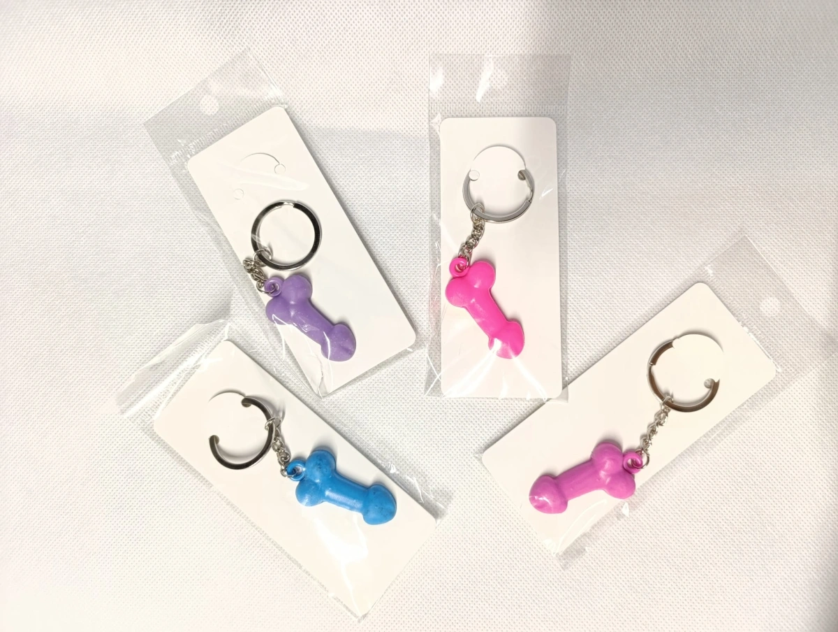 Breloc cu Penis, Diverse Culori